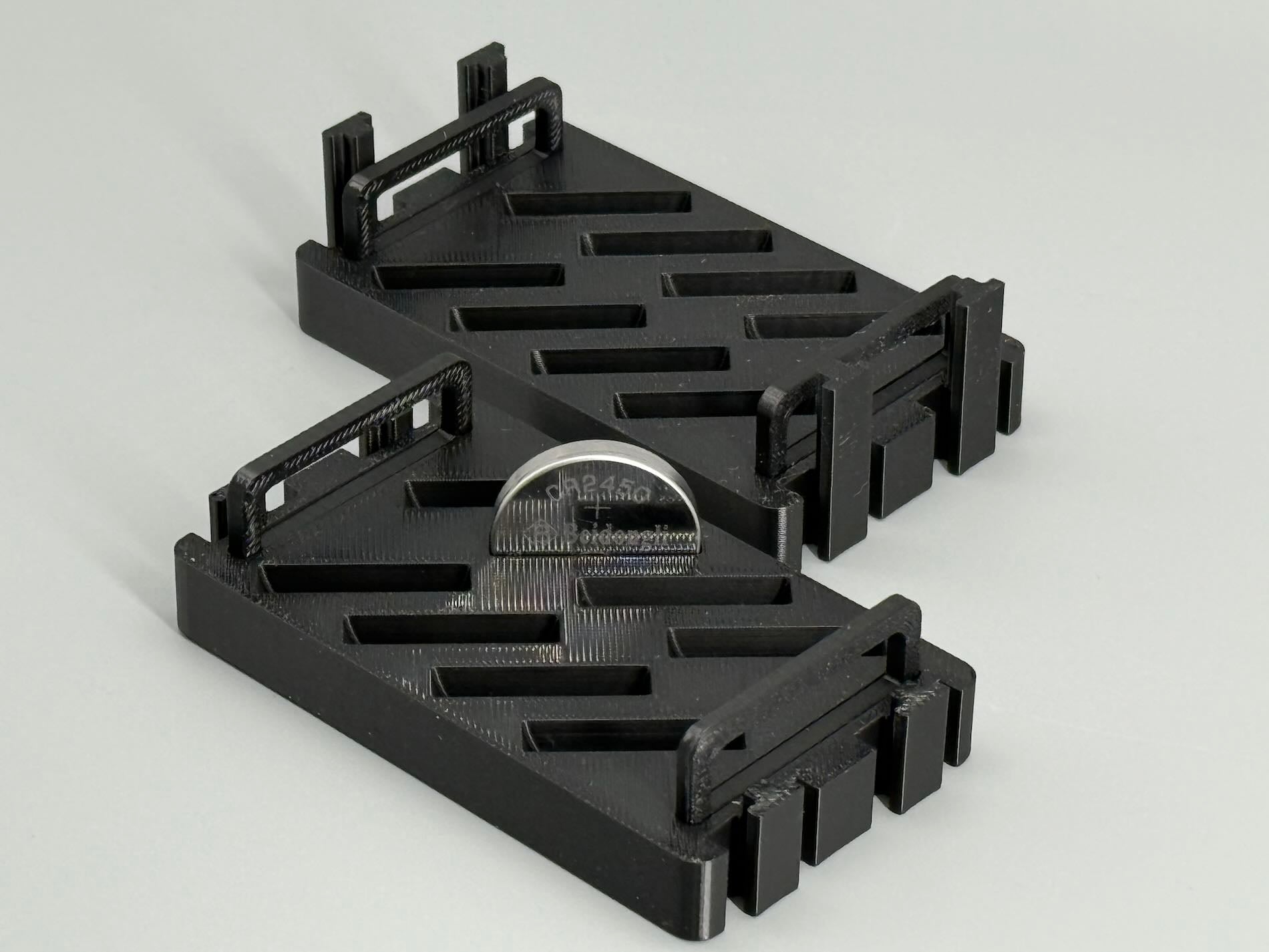 CR2450 Einsätze in schwarz für die Batteriebox