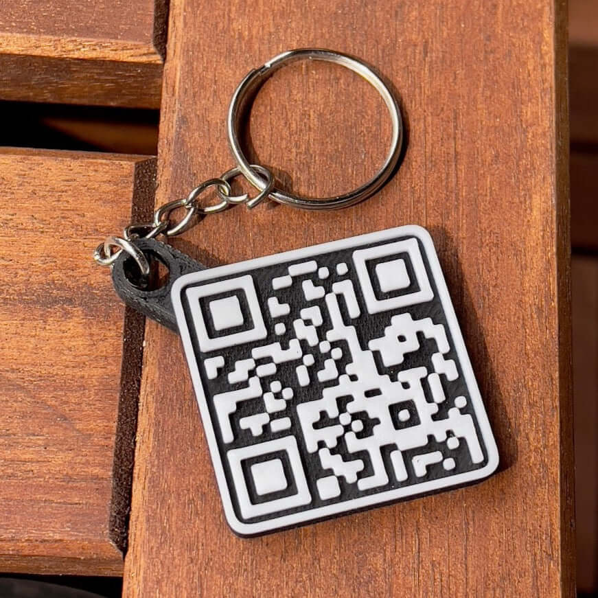 QR Code Schlüsselanhänger in schwarz